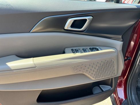 Used 2026 Kia Carnival FWD image 18