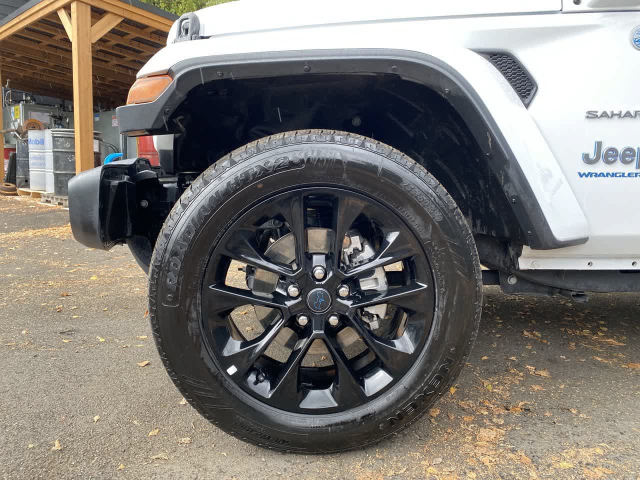 Used 2024 Jeep Wrangler Unlimited Sahara AWD/4WD image 11