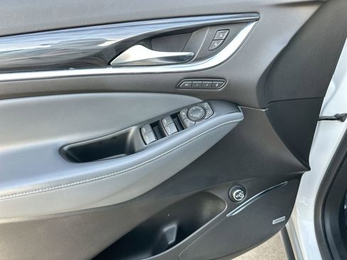 Used 2024 Buick Enclave Premium image 13