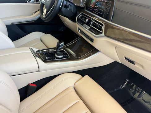 Used 2022 BMW X5 xDrive45e w/ Parking Assistance Package AWD/4WD image 32