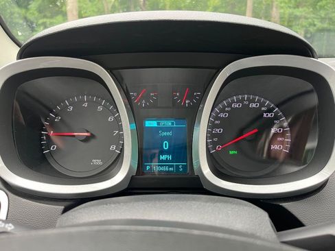 Used 2017 Chevrolet Equinox LS FWD image 39