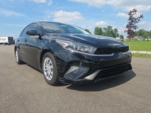 Used 2024 Kia Forte LX FWD image 2