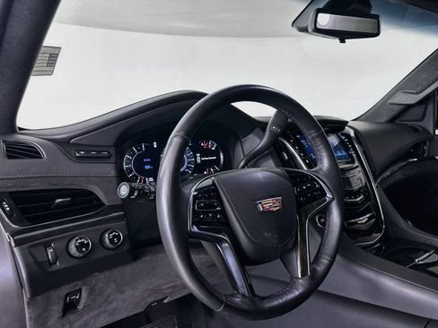 Used 2019 Cadillac Escalade ESV Platinum AWD/4WD image 9