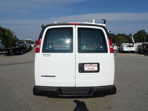 Used 2018 Chevrolet Express 2500 w/ Driver Convenience Package RWD image 6