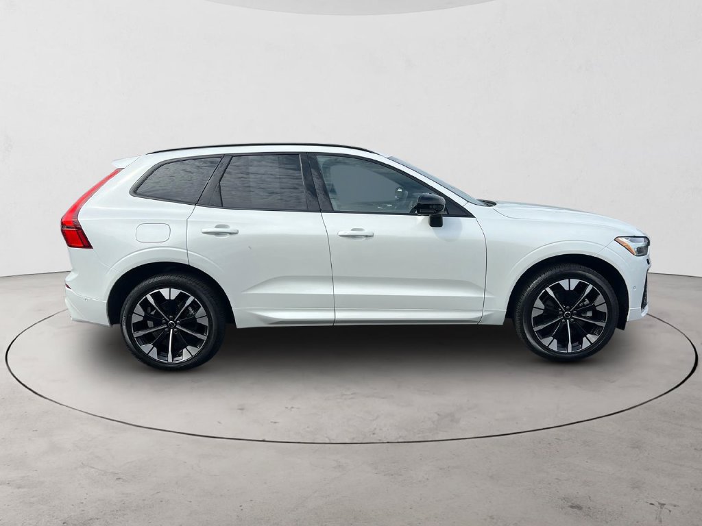 Certified 2026 Volvo XC60 B5 Plus AWD/4WD image 6