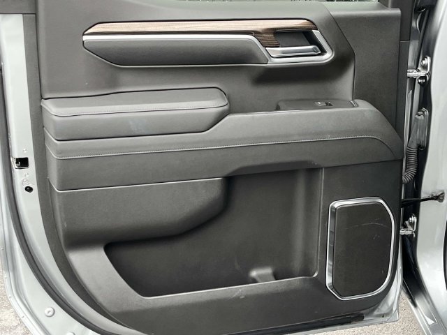 Used 2025 Chevrolet Silverado 1500 LT AWD/4WD image 17