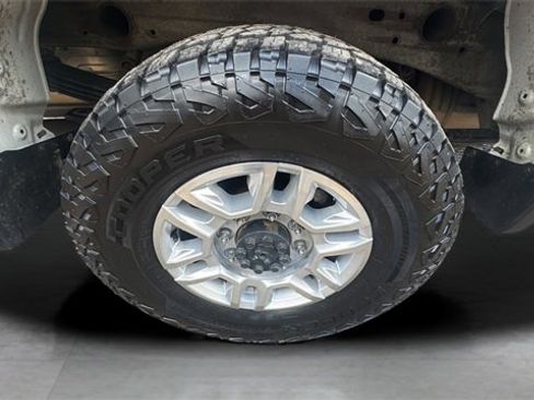 Used 2022 Chevrolet Silverado 2500 LT image 27