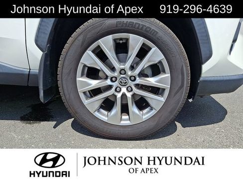 Used 2022 Toyota RAV4 XLE Premium FWD image 31