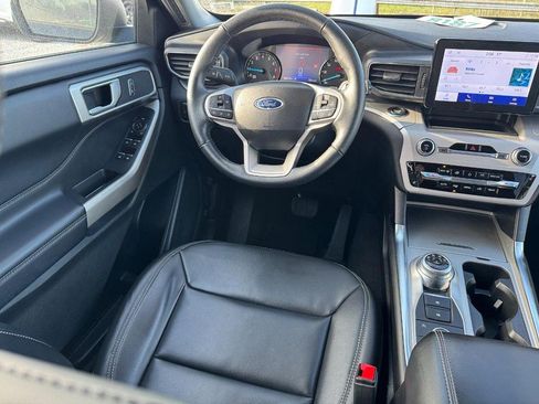 Used 2023 Ford Explorer XLT w/ Equipment Group 202A image 14