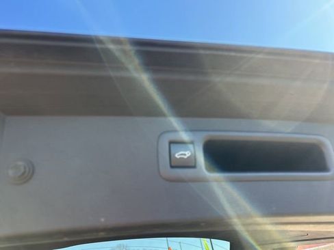 Used 2023 Toyota Highlander XLE image 32