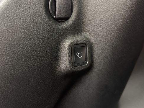 Used 2026 Jeep Compass Limited image 32