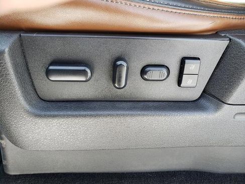Used 2013 Ford F150 Platinum w/ Max Trailer Tow Pkg image 15