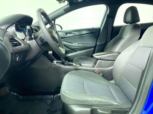 Used 2017 Chevrolet Cruze LT w/ RS Package image 4