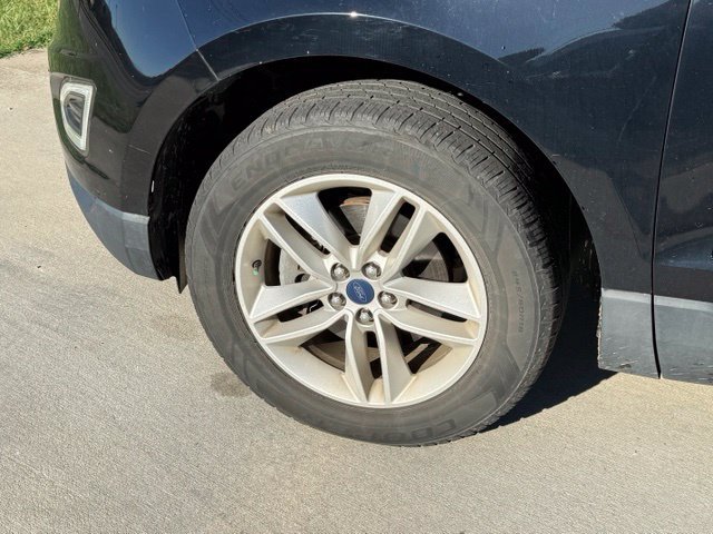 Used 2018 Ford Edge SEL FWD image 4