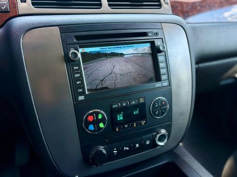 Used 2009 GMC Sierra 2500 SLT w/ Entertainment Package AWD/4WD image 23