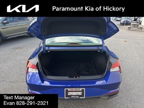 Used 2023 Hyundai Elantra SEL w/ Convenience Package FWD image 10