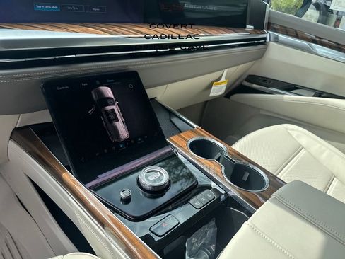 New 2026 Cadillac Escalade Platinum Sport w/ LPO, ONYX Package image 44