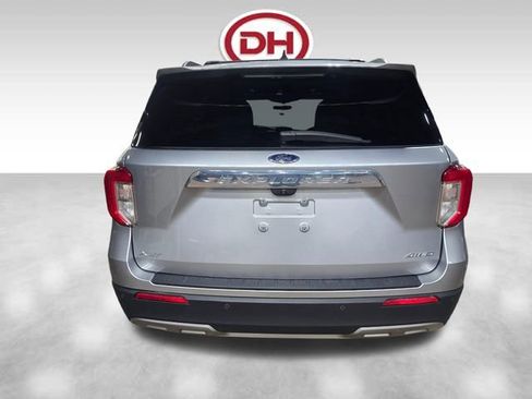 Used 2023 Ford Explorer XLT w/ Equipment Group 202A AWD/4WD image 10