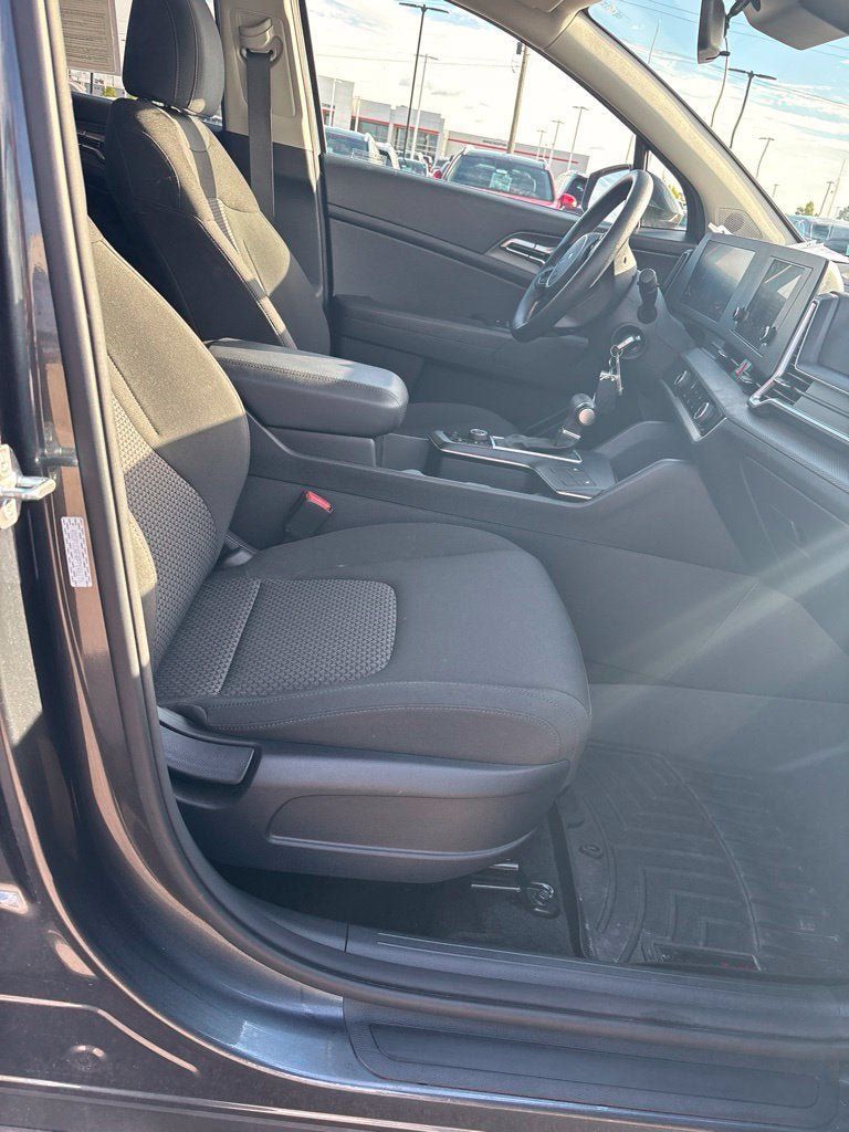 Used 2023 Kia Sportage LX AWD/4WD image 28