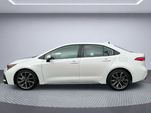 Used 2020 Toyota Corolla SE w/ SE Premium Package FWD image 3