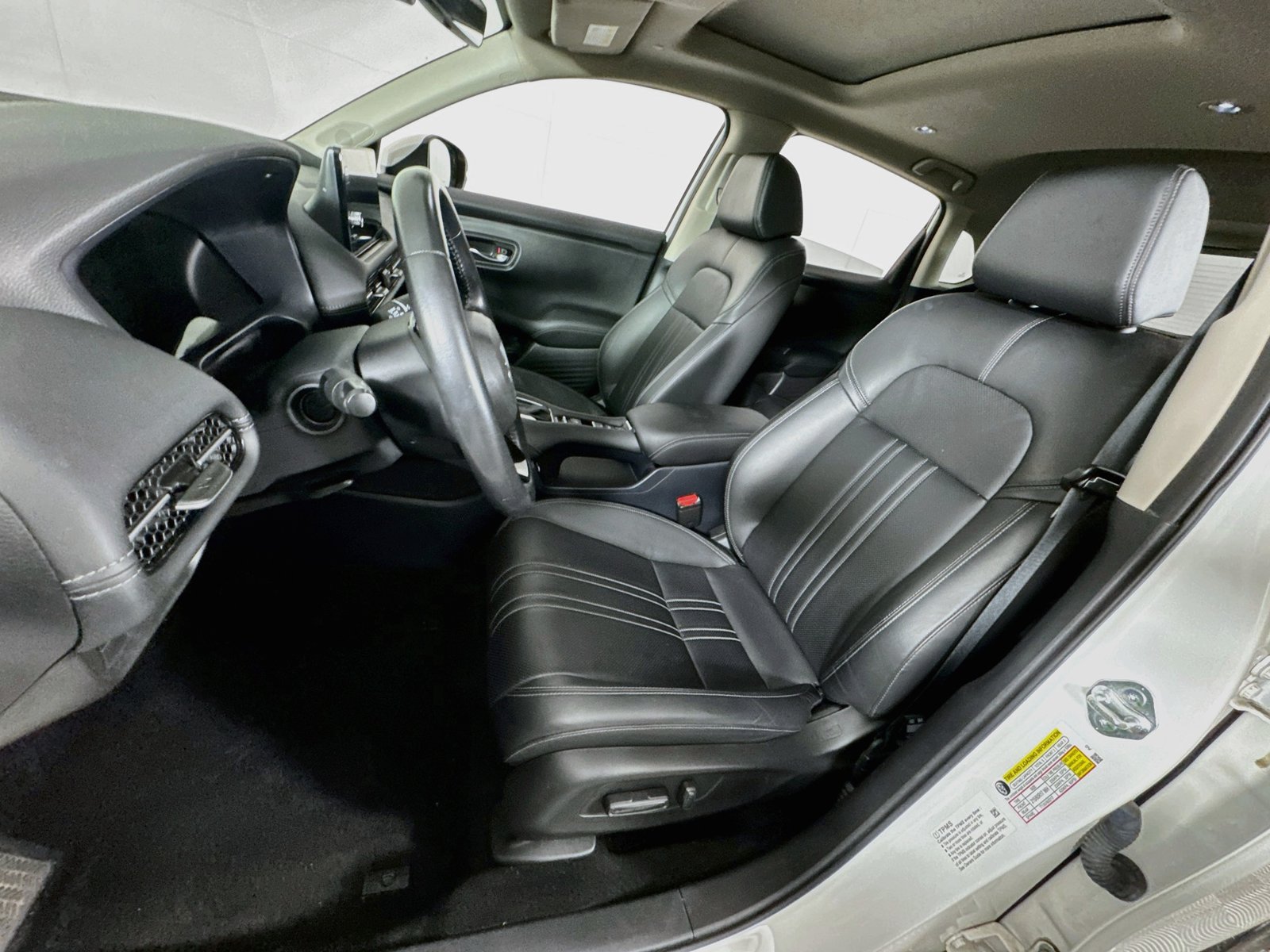 Used 2023 Honda HR-V EX-L image 12