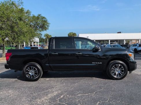 Used 2024 Nissan Titan SV AWD/4WD image 2