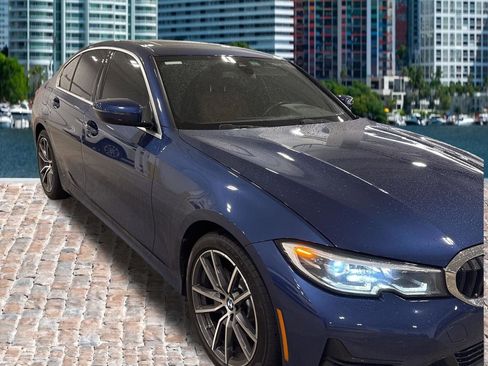 Used 2022 BMW 330i Sedan w/ Convenience Package RWD image 2