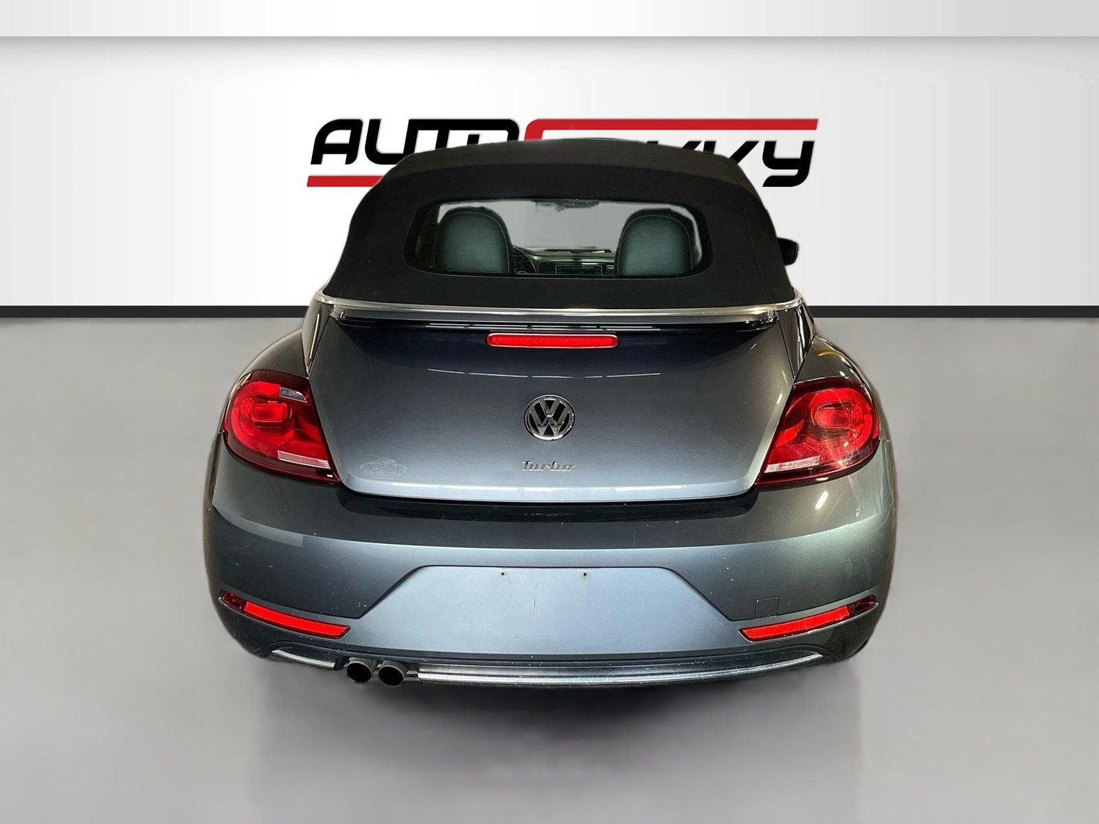 Used 2018 Volkswagen Beetle 2.0T S FWD image 6