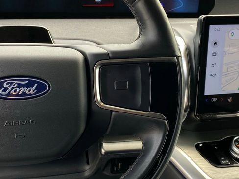 Used 2025 Ford Expedition Max Platinum AWD/4WD image 15