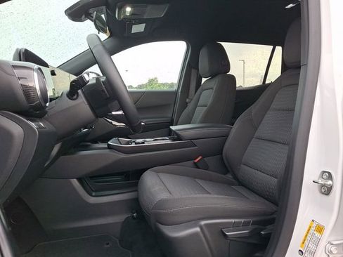 Used 2026 Chevrolet Equinox LT FWD image 13