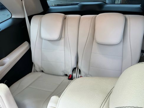 Used 2022 Mercedes-Benz GLS 450 4MATIC w/ AMG Line Exterior image 28