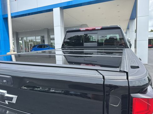 Used 2025 Chevrolet Silverado 2500 High Country w/ Technology Package AWD/4WD image 8