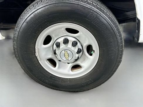 Used 2022 Chevrolet Express 2500 w/ Driver Convenience Package RWD image 26