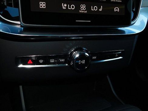 New 2026 Volvo XC90 B6 Plus w/ Protection Package image 20