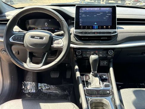 Used 2022 Jeep Compass High Altitude AWD/4WD image 19