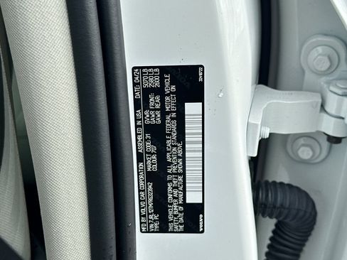 Certified 2024 Volvo S60 B5 Ultimate w/ Climate Package image 29