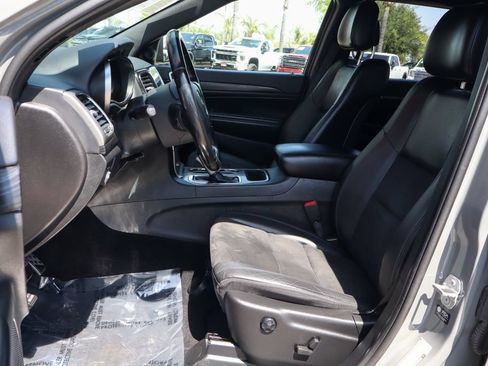 Used 2021 Jeep Grand Cherokee Laredo X RWD image 18