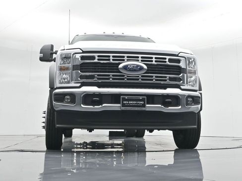 New 2025 Ford F550 2WD Regular Cab Super Duty image 38
