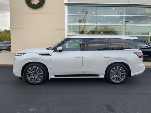 New 2026 INFINITI QX80 Luxe image 7