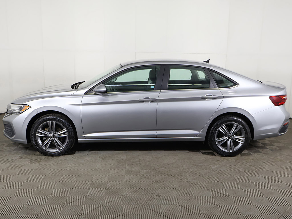 Used 2023 Volkswagen Jetta SE FWD image 16