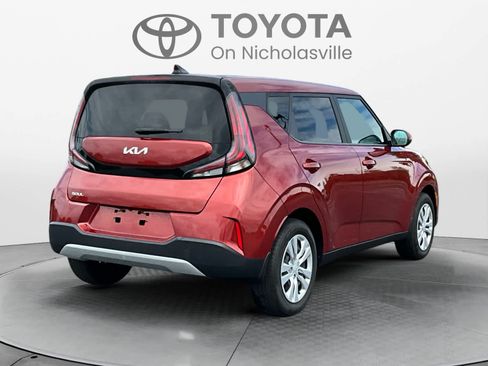 Used 2024 Kia Soul LX FWD image 5