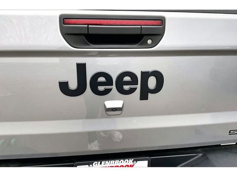 Used 2021 Jeep Gladiator Sport AWD/4WD image 11
