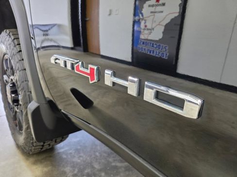 Used 2024 GMC Sierra 2500 AT4 w/ Technology Package AWD/4WD image 30