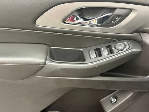 Used 2018 Chevrolet Traverse LT FWD image 14