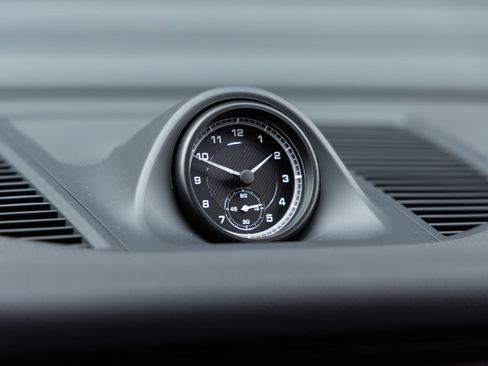 Certified 2026 Porsche Macan image 16