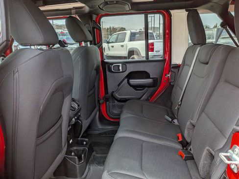 Certified 2022 Jeep Wrangler Unlimited Sport w/ Sun And Sound Package AWD/4WD image 11