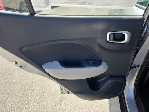 Certified 2025 Hyundai Venue SEL image 12