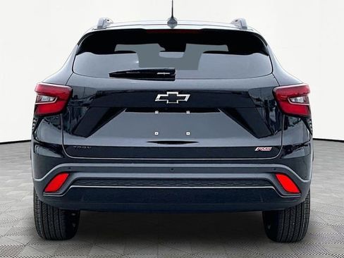 New 2026 Chevrolet Trax RS w/ Sunroof Package FWD image 5