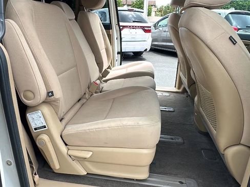 Used 2016 Kia Sedona LX w/ LX Convenience Package FWD image 31