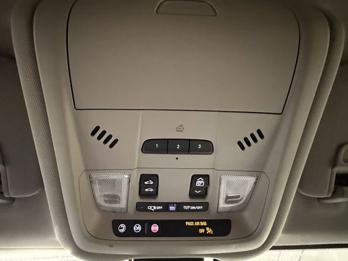 Used 2020 GMC Terrain SLT w/ Preferred Package image 21